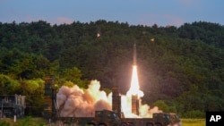Запуск ракети під час військових навчань у Південній Кореї