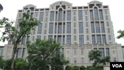 台湾贵妇百货店(美国之音杨晨拍摄)