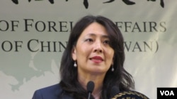资料照:台湾外交部发言人欧江安2019年7月25日在例行记者会上讲话。