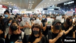香港民众在合唱“荣耀归于香港”的反送中歌曲。(2019年9月21日)