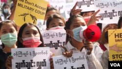 မန္တလေးတိုင်းဝန်ကြီးချုပ် ပြန်လွှတ်ပေးဖို့ ဆန္ဒပြတောင်းဆိုတဲ့မြင်ကွင်းများ
