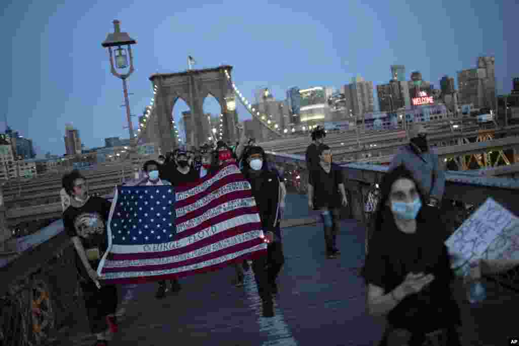 New York ပြည်နယ် New York မြို့က ဆန္ဒပြပွဲ မြင်ကွင်း။ 