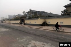 曾担任解放军总后勤部副部长的谷俊山在河南的未建造完的大宅(2014年1月19日)