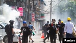 缅甸示威者2021年3月8日继续在街头抗议军政府(路透社)