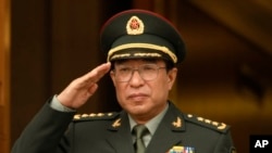 2009年10月,徐才厚访问美国国防部。图为徐才厚在欢迎仪式上。(资料照片)