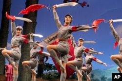 2006年11月9日,中国歌剧舞剧团在南宁表演芭蕾舞剧《红色娘子军》
