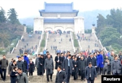 南京中山陵。2014年2月12日,台湾陆委会主任委员王郁琦和台湾代表团其他成员访问中山陵之后离开