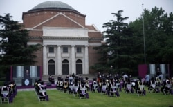 清华大学举行2020届学生毕业典礼。(2020年6月23日)