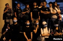 6月12日,香港民众聚集在立法会外,抗议计划于当天举行的备受争议的《逃犯条例》立法会二读。