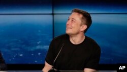 猎鹰重型火箭成功发射后,SpaceX首席执行官埃隆·马斯克举行记者会(2018年2月6日)