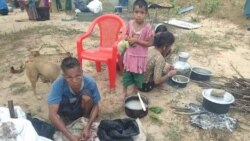 ရခိုင်စစ်ရှောင်စခန်း ရိက္ခာဖြတ်တောက်မှု တပ်နဲ့ စခန်းတာဝန်ခံတွေပြောဆိုချက် ကွဲလွဲ ရခိုင်စစ်ရှောင်စခန်း ရိက္ခာဖြတ်တောက်မှု တပ်နဲ့ စခန်းတာဝန်ခံတွေပြောဆိုချက် ကွဲလွဲ