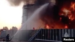俄罗斯罗斯托夫(Rostov)州的一个区油库遭无人机袭击起火。(资料照,2024年六月18日)