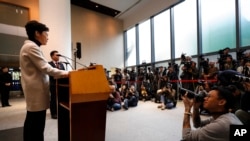 香港特首林郑月娥在立法会举行的记者会上讲话。(2019年12月3日)