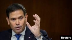美国联邦参议员马可·鲁比奥 (R-FL)在参议院外交关系委员会的听证会上 向美国国务卿布林肯发问(资料照片,2021年9月14日)。