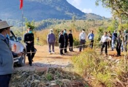 မြန်မာ-တရုတ် နှစ်နိုင်ငံနယ်နိမိတ် ကျောက်တိုင်အနီး မြင်ကွင်း။ (ဓာတ်ပုံ - U Ngwe Doe - ဒီဇင်ဘာ ၁၀၊ ၂၀၂၀)
