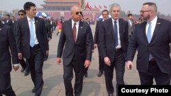 美国国土安全部部长杰·约翰逊(Jeh Johnson)访问北京 (左二)(图片来自 U.S. Department of Homeland Security)