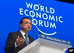 2015年1月21日,中国总理李克强在瑞士达沃斯世界经济论坛年会上发表讲话。