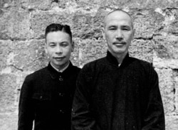 历史照片:蒋经国及其父亲蒋介石总司令在湖南(1941年11月29日)