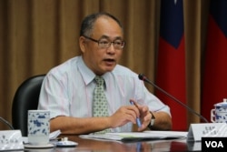 台湾交通部次长吴盟分(美国之音杨明拍摄)