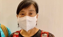社民连副秘书长陈宝莹表示,难以估计呼吁市民7-1穿黑衣会否被警方拘捕,她形容”红线任意搬动” (美国之音/汤惠芸)