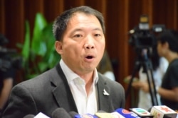 因民主派初选47人案被还柙的民主党前主席兼前立法会议员胡志伟,获法官以人道理由批准短暂保释外出,为父亲奔丧,期间需要遵守特定条件(美国之音/汤惠芸)