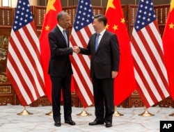 美国总统奥巴马和中国国家主席习近平在杭州西湖国宾馆会谈前握手(2016年9月3日)