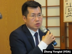 台湾执政党民进党立委罗致政(美国之音张永泰拍摄)