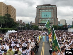 2019年6月23日数万台湾人在总统府前的凯达格兰大道上集会,抗议中国通过红色媒体影响台湾政治、侵蚀台湾自由民主。(萧洵拍摄)