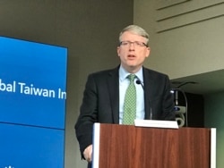 美国国防部印太安全事务首席副助理部长海大卫2019年9月11日在全球台湾研究中心发表演说(美国之音锺辰芳拍摄)