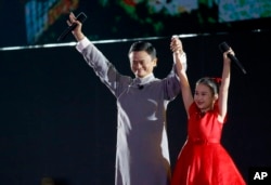 2018年9月2日,在印度尼西亚雅加达举行的第18届亚运会闭幕式上,阿里巴巴集团董事局主席马云和一位杭州小姑娘登场,邀请人们2022年去美丽的杭州。下次亚运会将在杭州举行。