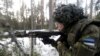 Солдат строкової служби естонської армії під час тактичних навчань на військовому полігоні біля міста Тапа, Естонія, 16 лютого 2017 року. Архівне фото REUTERS/Ints Kalnins
