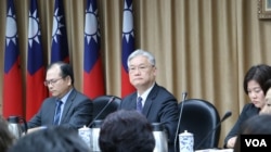 陆委会主委夏立言就马习会召开记者会说明(美国之音李逸华拍摄)