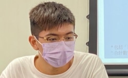 20岁的大学法律系学生James表示,香港年轻人对议会路线几乎没有想像 (美国之音/汤惠芸)