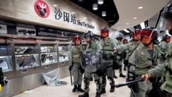 时事大家谈:“英雄”还是“黑警”?香港警察为何备受质疑? 时事大家谈:“英雄”还是“黑警”?香港警察为何备受质疑?