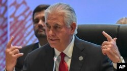 美国国务卿蒂勒森在菲律宾首都马尼拉出席东盟区域论坛系列会议(2017年8月6日)