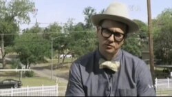 Профессор переселився у смітник заради науки