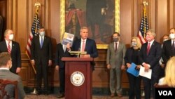 众议院少数党领袖麦卡锡(Rep. Kevin McCarthy, R-CA)2020年9月30日出席中国工作组报告发布记者会。(美国之音记者李逸华拍摄)