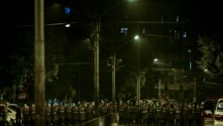 ရန်ကုန်မှာ ညဖက်သံပုံးတီး ဆန္ဒပြတဲ့ရပ်ကွက်တွေထဲ လုံခြုံရေးတပ်ဖွဲ့တွေ ပစ်ခတ် ရန်ကုန်မှာ ညဖက်သံပုံးတီး ဆန္ဒပြတဲ့ရပ်ကွက်တွေထဲ လုံခြုံရေးတပ်ဖွဲ့တွေ ပစ်ခတ်