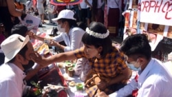 ရန်ကုန်၊ မန္တလေးအပါအဝင် မြို့အများအပြားမှာ သနပ်ခါးလိမ်း ဆန္ဒပြ ရန်ကုန်၊ မန္တလေးအပါအဝင် မြို့အများအပြားမှာ သနပ်ခါးလိမ်း ဆန္ဒပြ