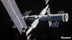 中国科技馆展出的中国天河行舟航天器。(2021年4月24日)