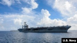 美国尼米兹号航母2020年6月24日停靠关岛(美国海军照片)