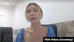 Журналістка Вікторія Рощина під час інтерв'ю Голосу Америки в липні 2023 р.