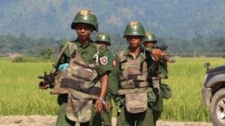ရခိုင် ပုဏ္ဏားကျွန်းမှာ ကုန်တင်ကား ၃ စီး မီးရှို့ခံရ ရခိုင် ပုဏ္ဏားကျွန်းမှာ ကုန်တင်ကား ၃ စီး မီးရှို့ခံရ