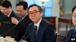资料照: 韩国外交部长官赵兑烈(美联社)