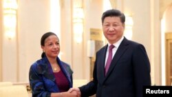 中国国家主席习近平在人民大会堂会晤美国国家安全顾问苏珊·赖斯。(2016年7月25日)