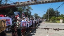 မြန်မာနဲ့ ငွေကြေးဆက်ဆံမှု မပြုဖို့ စင်ကာပူသံရုံးမှာ ဘဏ်ဝန်ထမ်းတွေ ဆန္ဒပြတောင်းဆို မြန်မာနဲ့ ငွေကြေးဆက်ဆံမှု မပြုဖို့ စင်ကာပူသံရုံးမှာ ဘဏ်ဝန်ထမ်းတွေ ဆန္ဒပြတောင်းဆို