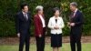 左起:日本防卫大臣木原稔、澳大利亚外长黄英贤、日本外务大臣上川洋子和澳大利亚国防部长理查德·马勒斯在澳大利亚维多利亚州举行2+2峰会。(2024年9月5日)
