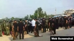 大批警察在上林村执行抓捕行动 (网络图片/上林村村民 )