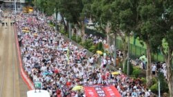 数十万人上街 香港爆发反《逃犯条例》修法大规模游行 数十万人上街 香港爆发反《逃犯条例》修法大规模游行