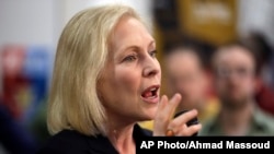 中文名字叫做陆天娜的纽约州的联邦参议员吉利布兰德(Kirsten Gillibrand )2019年3月15日在一个竞选集会上讲话。